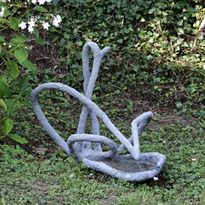 détail d'une installation : sculpture en extérieur